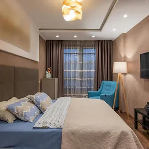 **** Hotel Rosewood Near Delhi Airport India